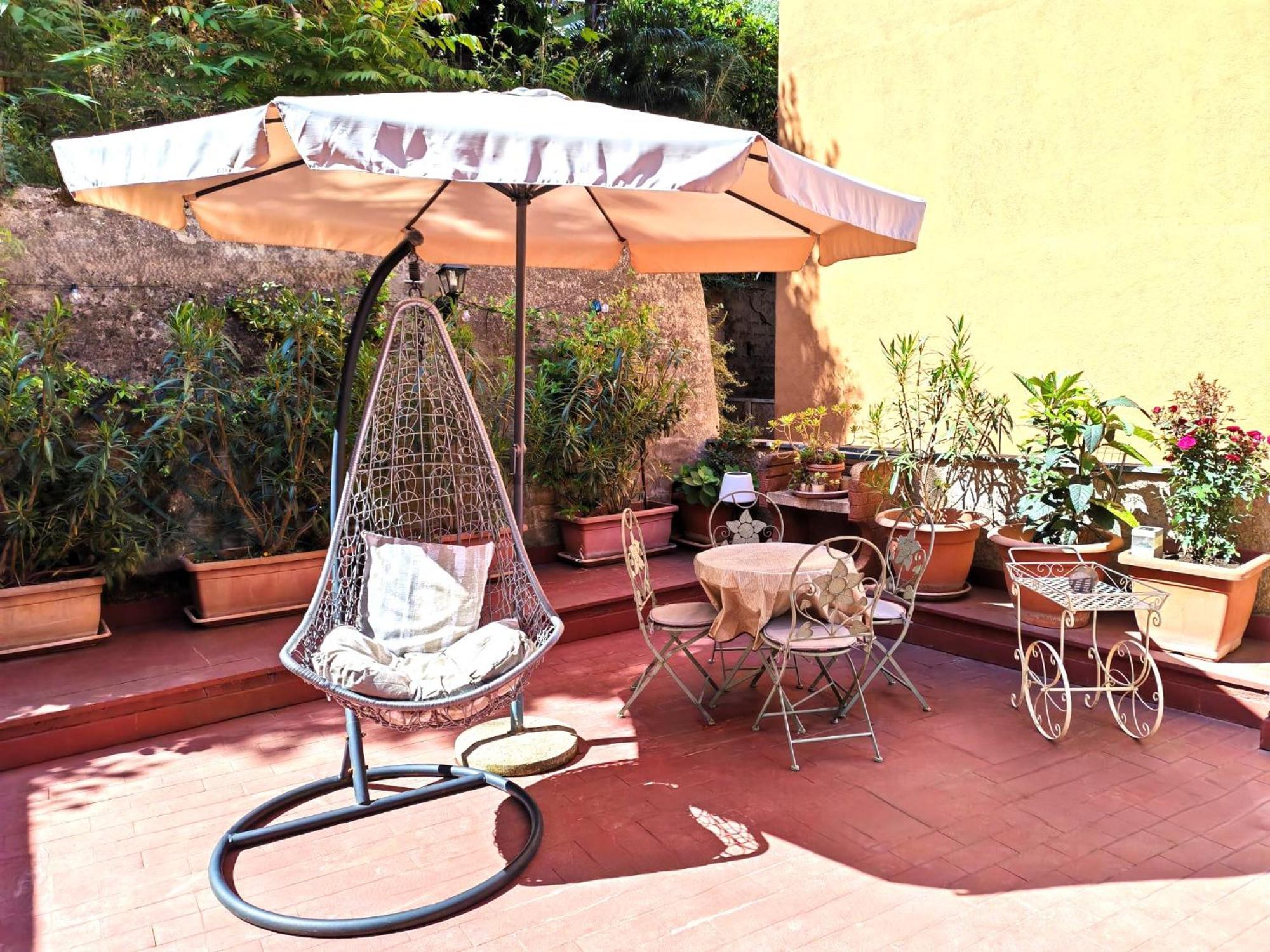 Vatican Heart Leone - Terrace * Roma